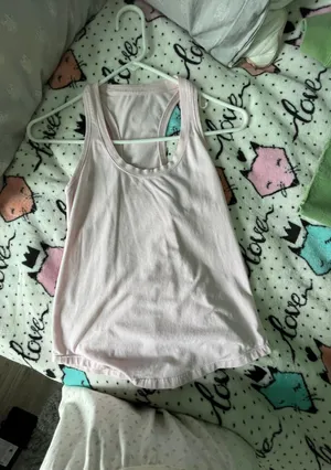 Lululemon Tank thumbnail 1