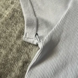 Alo Seamless Ribbed Cropped Serene Short Sleeve thumbnail 5