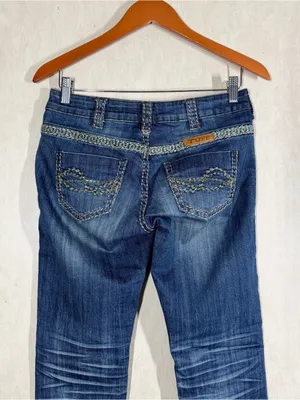 Cowgirl Tuff Co Women’s Studded Barbed Wire Embroidered Jeans Straight Leg 26X30 thumbnail 5