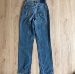 Abercrombie and Fitch jeans thumbnail 4