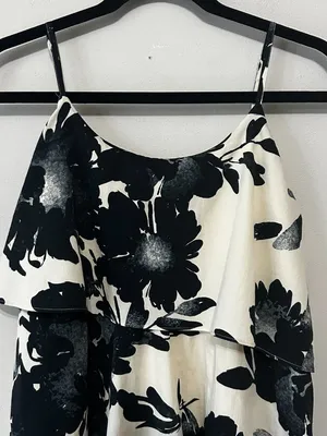 Old Navy Floral Tiered Full Length Maxi Dress in Black and Cream Size Medium thumbnail 4