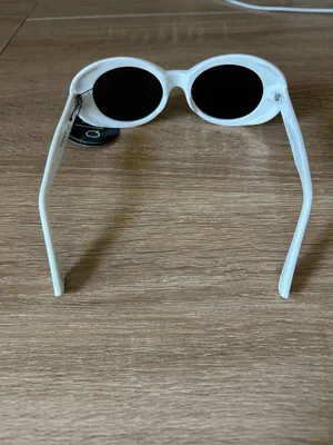 Quay Australia frivolous White Oval Sunglasses thumbnail 4