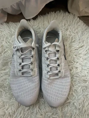 White Nike Women’s Shoes  thumbnail 3
