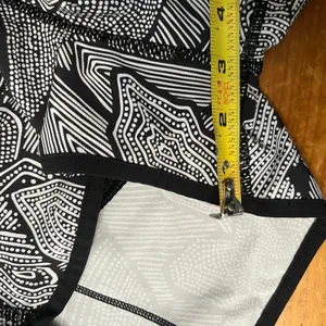 Lululemon‎ Women's Hotty Hot Short Dottie Tribe White Black Sz 8 Run Swift Ultra thumbnail 8