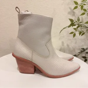 Kaanas Hague Cowboy Leather Bootie in Ivory NWOT Size 6M thumbnail 6