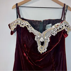 Vintage 80s/90s Zum Zum Velvet Gown Burgundy Sweetheart / off the shoulder 13-14 thumbnail 2