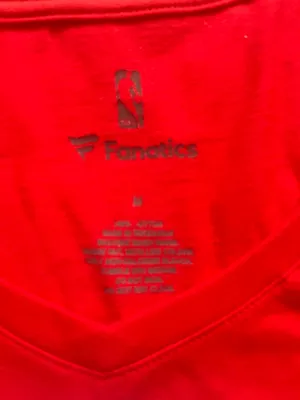 Fanatics Philadelphia 76ers Red V-Neck Tee size medium thumbnail 2