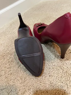Women’s size 9 red Nine West heels thumbnail 5