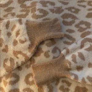 Aerie Leopard Buttercream oversized Sweater thumbnail 8