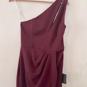 Lulus So Flirty Burgundy One-Shoulder Cutout Asymmetrical Dress NWT thumbnail 4