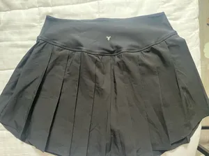 Old Navy Active Black tennis skirt thumbnail 1