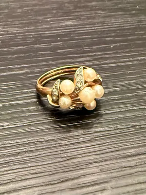 Vintage AVON Cluster Pearl and Rhinestones Cocktail Ring Costume Jewelry thumbnail 2