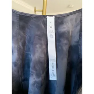 Lululemon Gray Tie-Dye Cropped Top Barre Luxury Workout V Neck Gym Athleisure 6 thumbnail 5