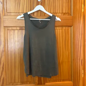 Nordstrom Size Medium Hunter Green Activewear Tank Top thumbnail 2