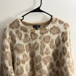 rag & bone Sweater Womens Small Tan Leopard Print Brushed Mohair Long Sleeve thumbnail 2