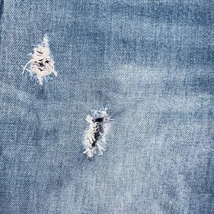 ✨Levi’s Wedgie Skinny Light Wash Button Fly Raw Hem Sz 26 Jeans✨ thumbnail 10