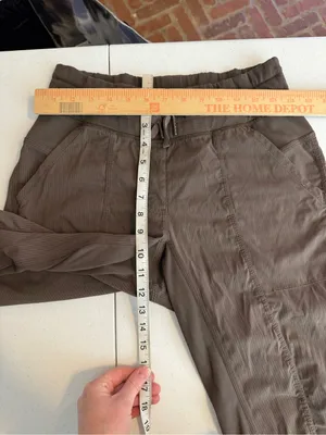 Lululemon Dance Studio Mid-Rise Jogger Full Length in Espresso Brown size 6 thumbnail 4
