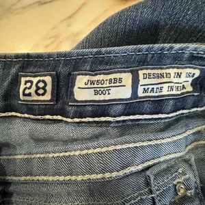 Miss Me Boot Jeans Women’s Size 28 JW5078B5 Embellished Rhinestones Low Rise thumbnail 11