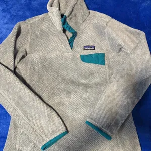 Patagonia Fleece in Gray and Teal thumbnail 1