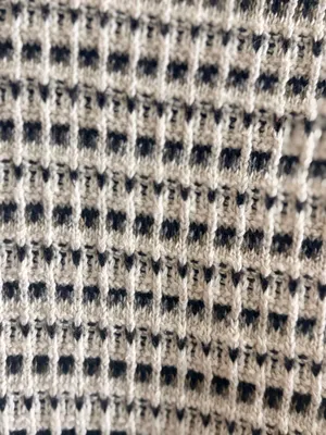 Bill Blass Beige and Black Textured Crewneck Sweater thumbnail 5