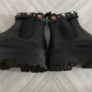Kurt Geiger Sawyer Womens Black Embellished Leather Slip On Chelsea Boots Siz 37 thumbnail 3