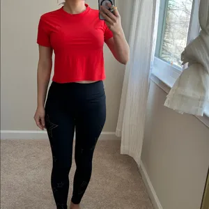 Lululemon Red cropped top. Size 2 thumbnail 6