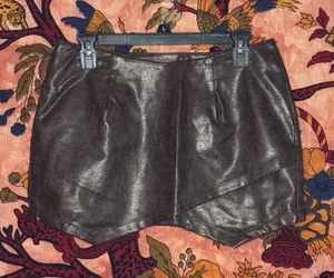 SheIn Dark Brown Layered Faux-Leather Mini Skirt thumbnail 1