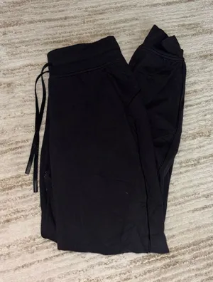 Lululemon joggers black thumbnail 1