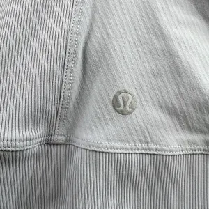 Lululemon Sz 10 In Flux Jacket Dance Studio Reversible Hooded Silver Fox Stretch thumbnail 12