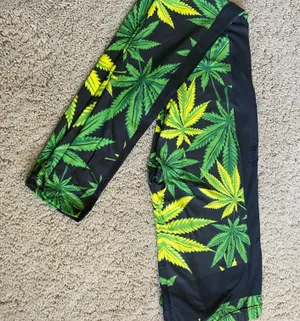 Women Weed Leafs 3D Print 420 Leggings thumbnail 4