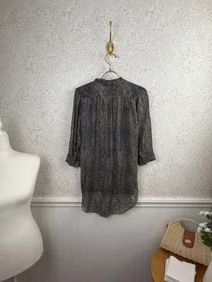 Wilfred by Aritzia 100% Silk Animal Print Tunic Button Blouse - Size - XXS thumbnail 4