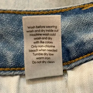 Athleta Sculptek light wash jeans women’s size 8P thumbnail 9
