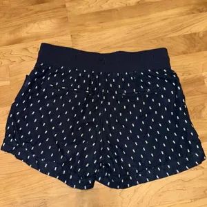 Athleta Size 6 Cabo Tide Linen 4" Inseam Shorts In Petite Diamond Navy Print‎ thumbnail 4