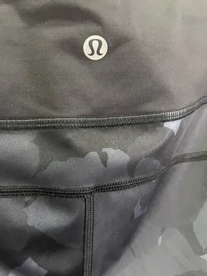 Camo Lululemon Capri Cropped Yoga Leggings Size 12 Camouflage thumbnail 3