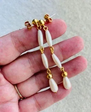 Vintage artificial pearls dropped earrings thumbnail 1