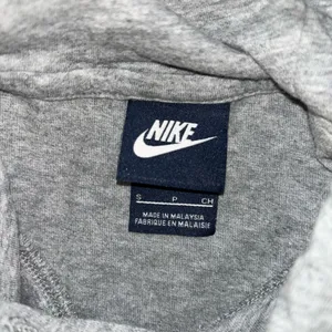 Women’s nike grey pullover thumbnail 4