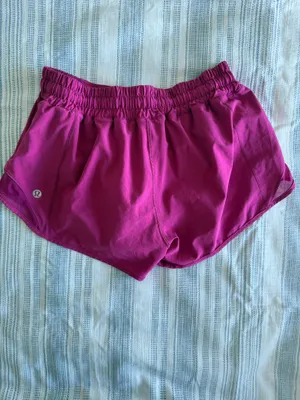 Raspberry Lululemon Shorts Hotty Hot 2.5" Low-Rise Ripened thumbnail 2