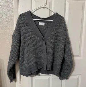 Old navy cardigan  thumbnail 1