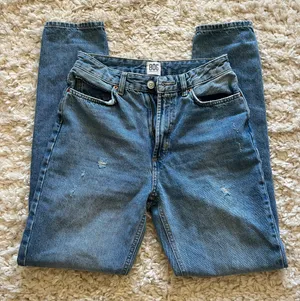 BDG Urban Outfitters High Rise Mom Jeans thumbnail 2