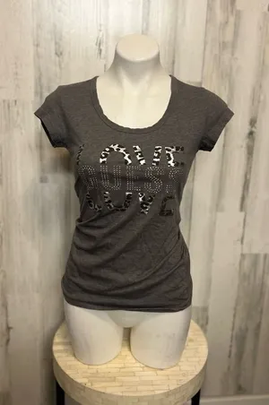 Guess gray shirt thumbnail 1