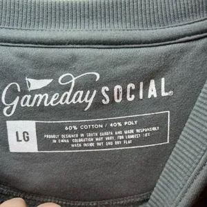 Gameday Social Iowa Hawkeyes Football Embossed Crewneck Sweatshirt Gray Sz Large thumbnail 4