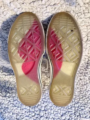 Converse Chuck 70 High Top "Love Me" Embroidered Lips Valentine Limited Edition. thumbnail 5