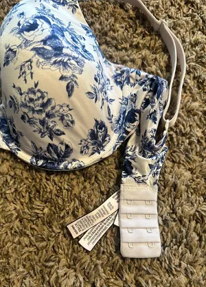 Victoria's Secret Body By Victoria thumbnail 3