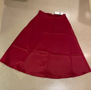 Zara A-line Burgundy Satin Midi Skirt Size S thumbnail 5