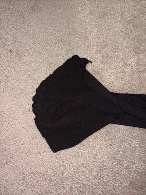 Women’s Black Long-Sleeve Tie-Back Crop Top thumbnail 4
