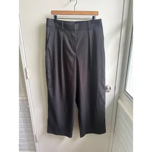 Lululemon Pleat Front High Rise Wide Leg Trouser size 14 gorpcore‎ minimalist thumbnail 2