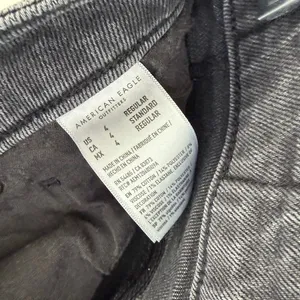American Eagle‎ Stretch Mom Jeans Black Grunge Casual Classic Denim Size 4 thumbnail 10