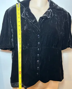 Women's velour suit: skirt and jacket.Size M. $25. thumbnail 4