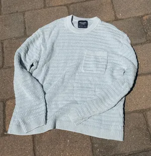 Abercrombie and fitch sweater thumbnail 1