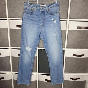 Levi's Wedgie Straight Button Fly Distressed Jeans Size 27 thumbnail 3